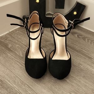 Black 7.5 Heels